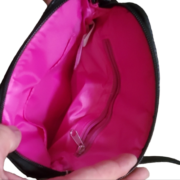 Nicole Miller Cute small Black quilted Bag. Hot Pink interior. NWT. - Picture 5 of 7